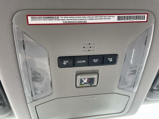 Vehicle image 26 of 33