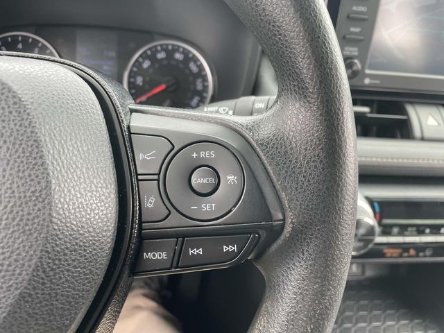 Vehicle image 29 of 33