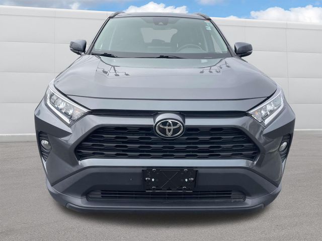 Vehicle image 2 of 33