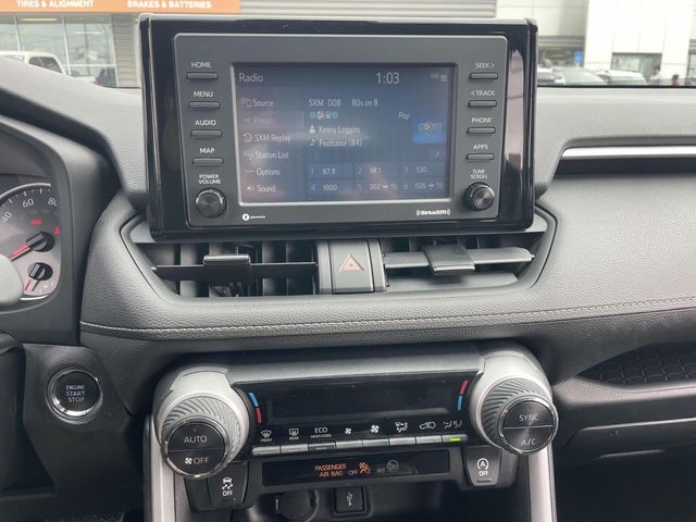 Vehicle image 22 of 33