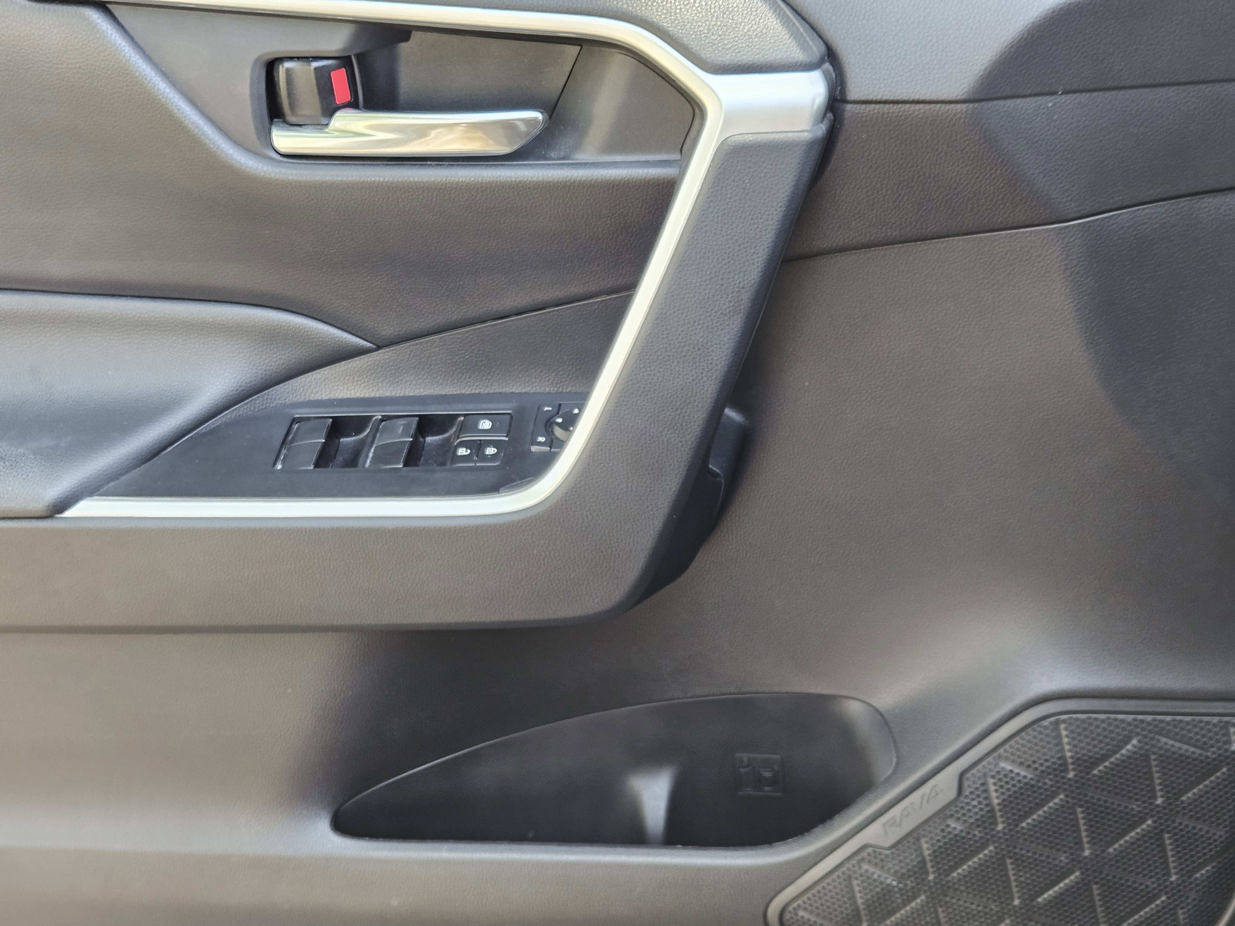 Vehicle image 17 of 22