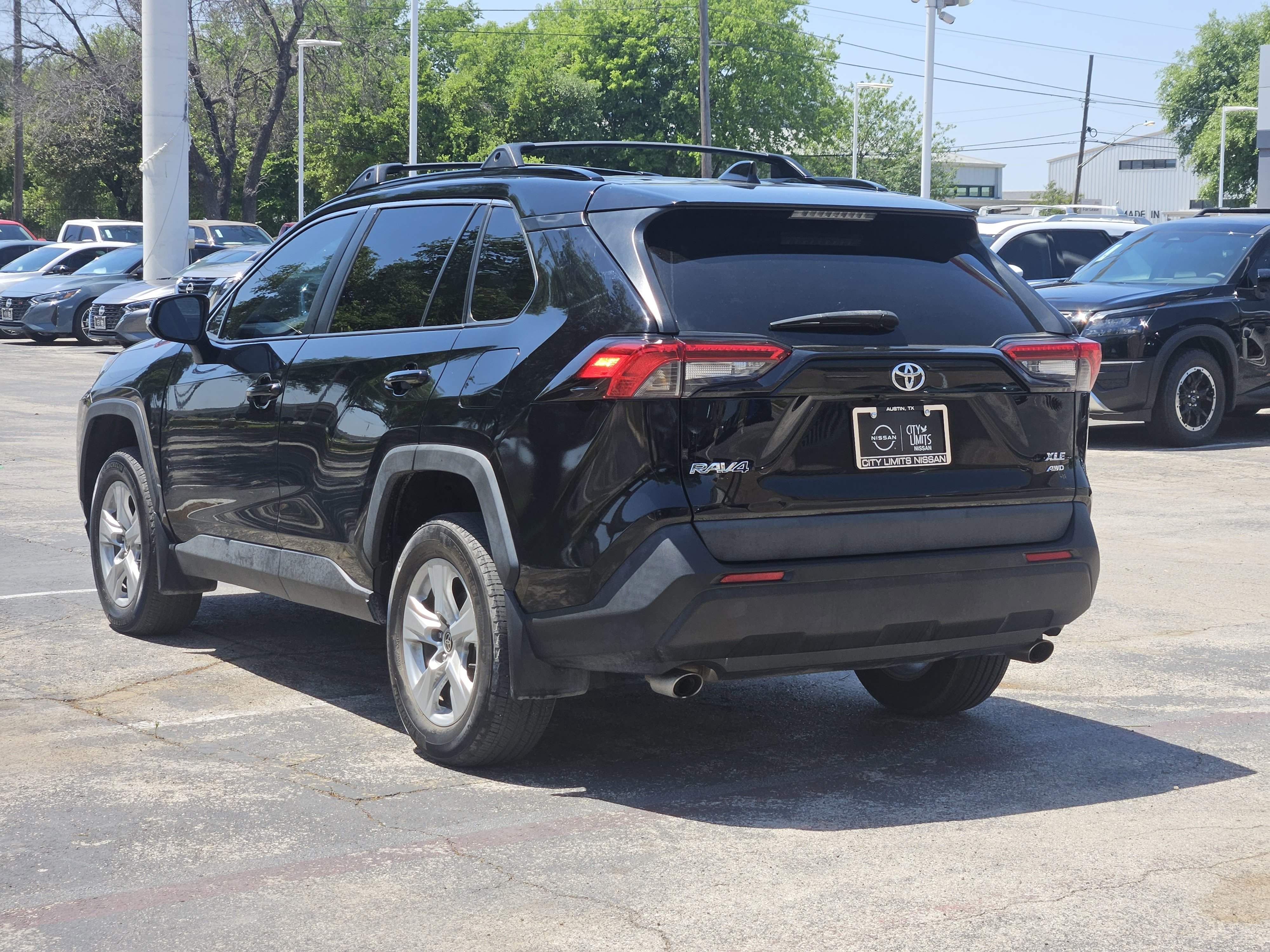 Vehicle image 5 of 22