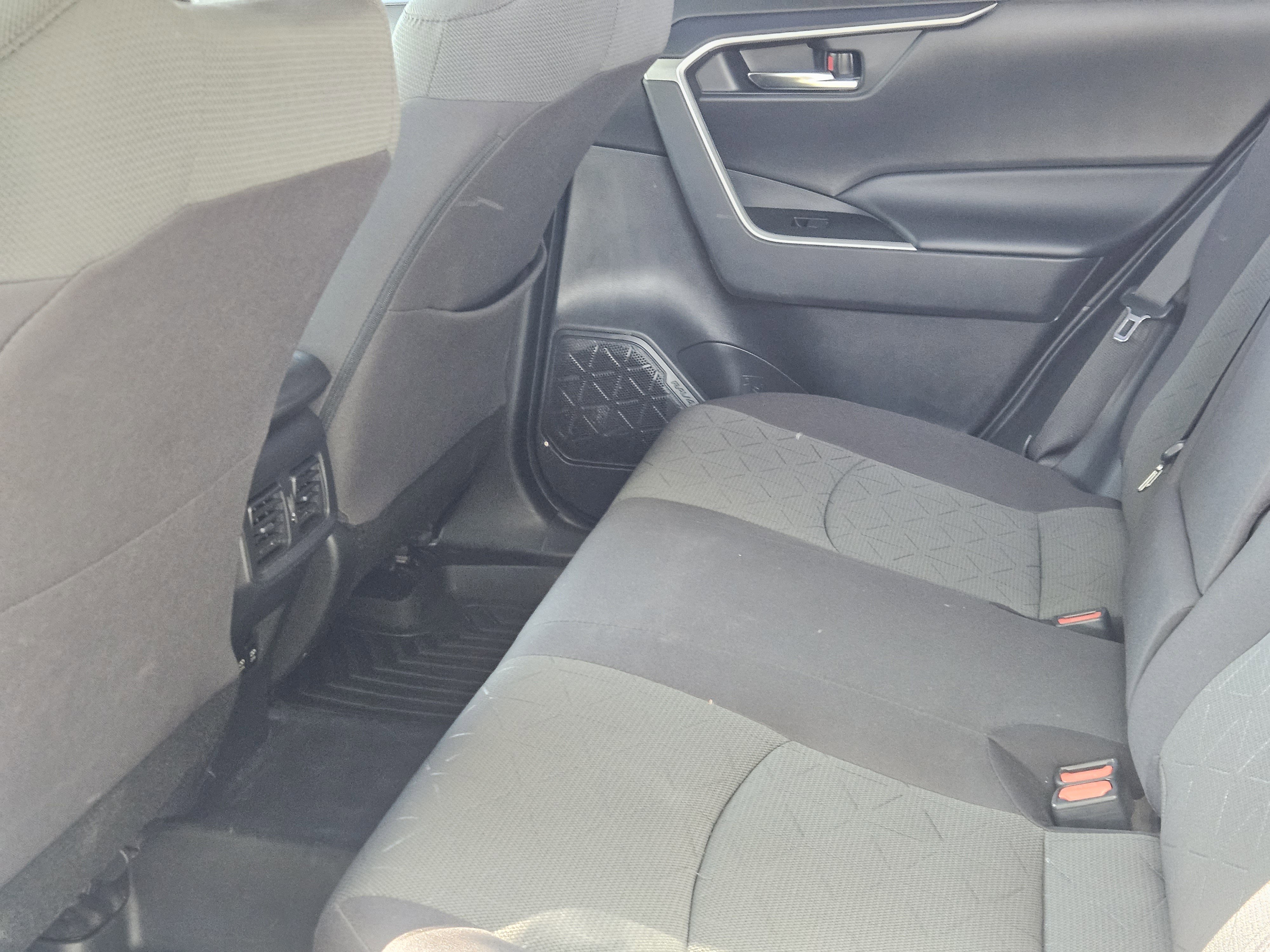 Vehicle image 21 of 22