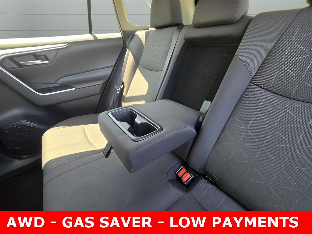 Vehicle image 11 of 35