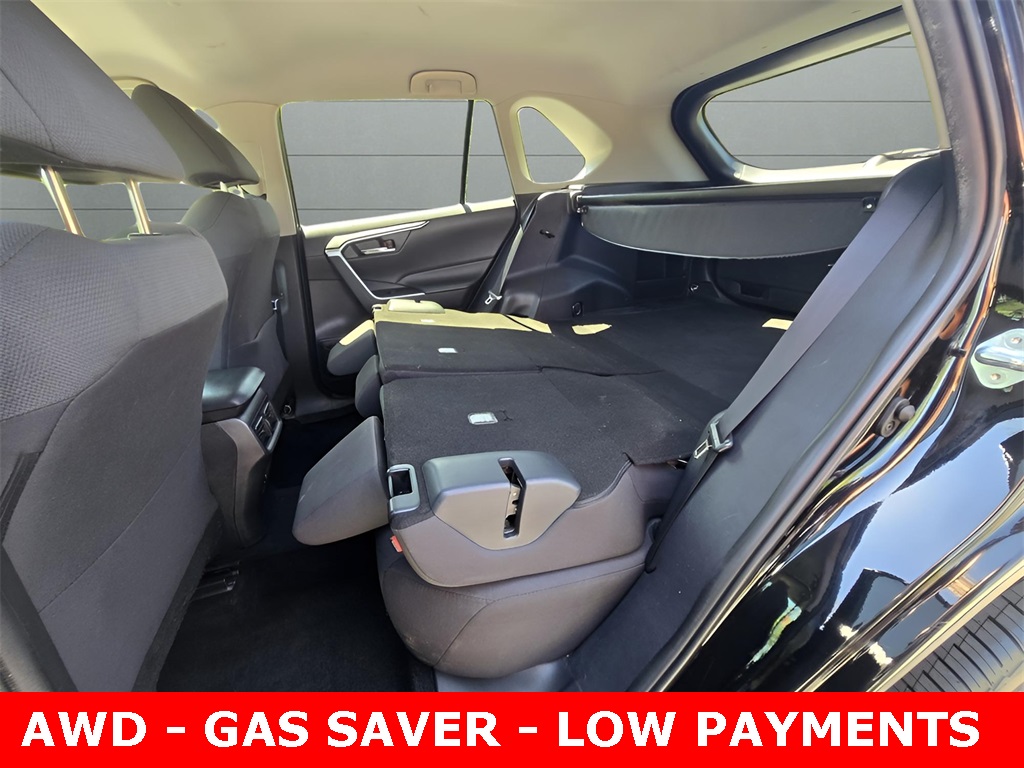 Vehicle image 12 of 35