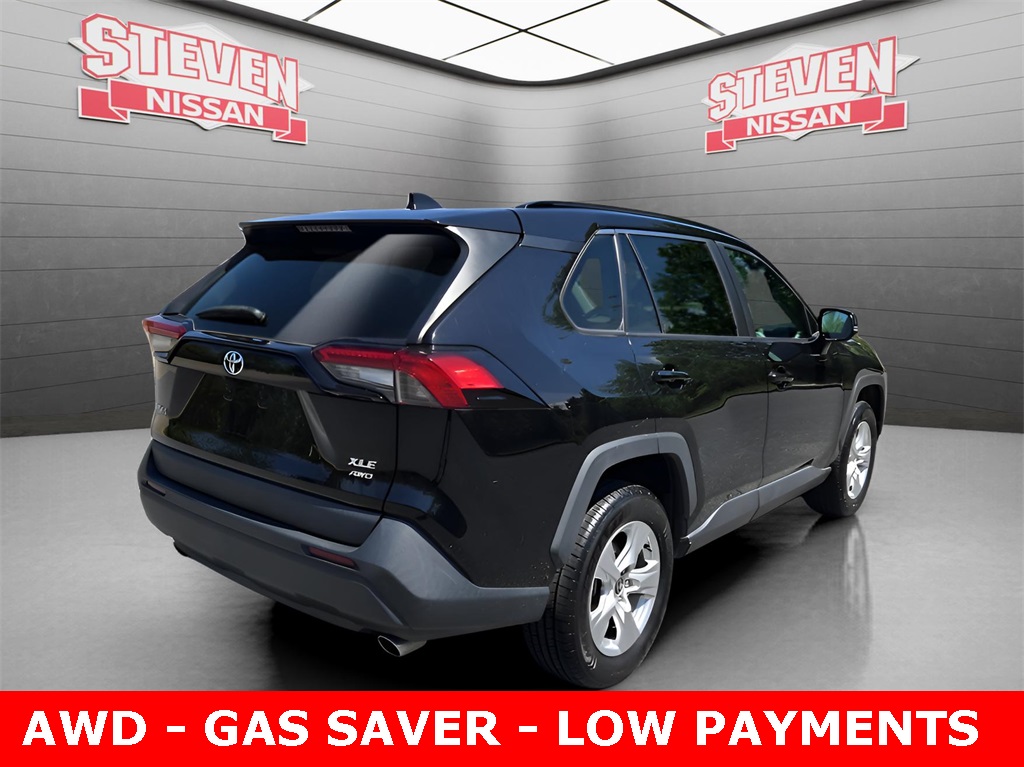 Vehicle image 5 of 35