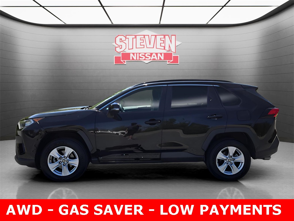 Vehicle image 8 of 35