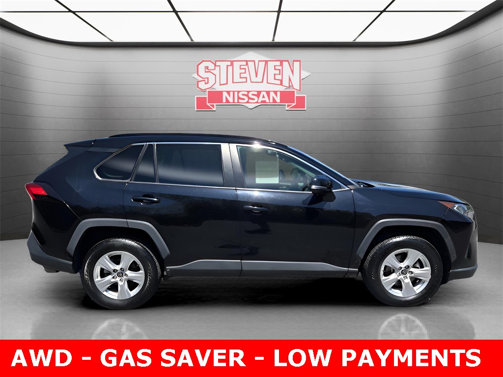Vehicle image 4 of 35