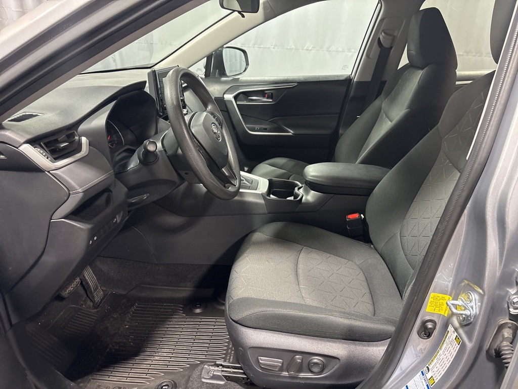 Vehicle image 29 of 41