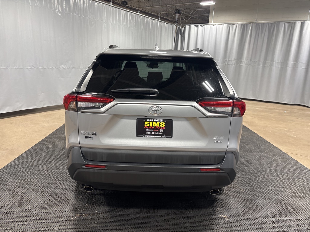 Vehicle image 5 of 41