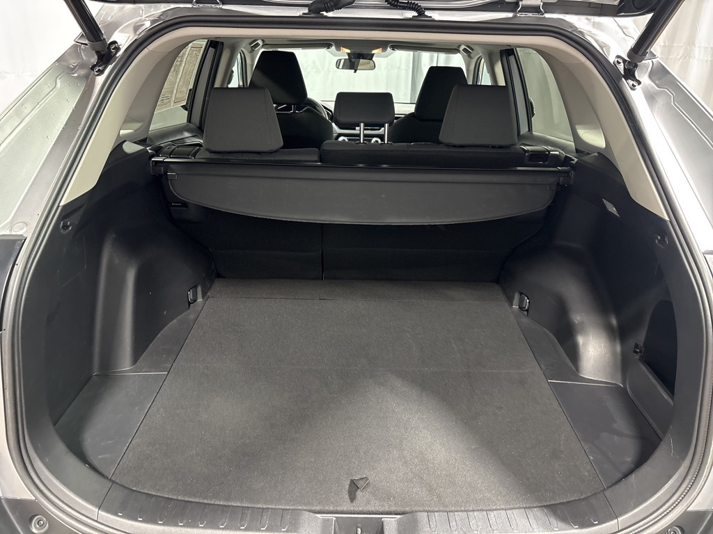 Vehicle image 38 of 41
