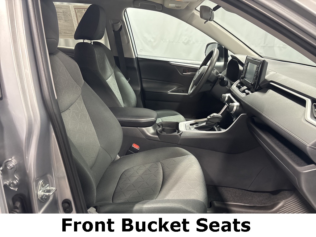 Vehicle image 33 of 41