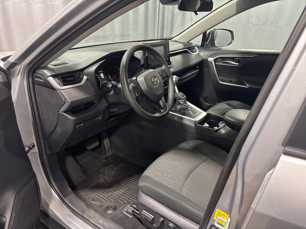 Vehicle image 28 of 41