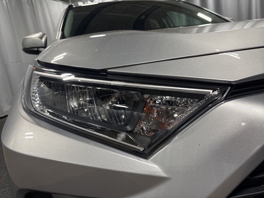 Vehicle image 13 of 41