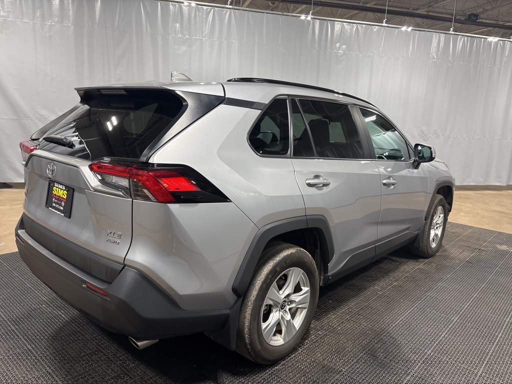 Vehicle image 3 of 41