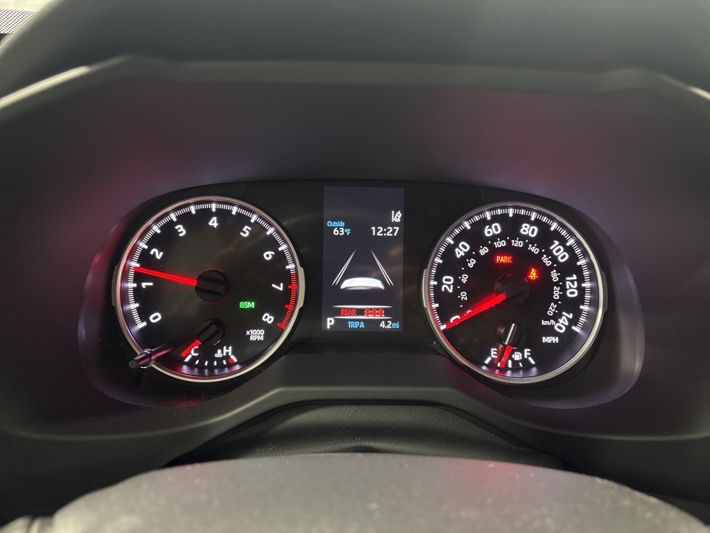 Vehicle image 22 of 41