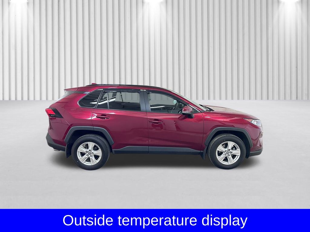 Vehicle image 5 of 52