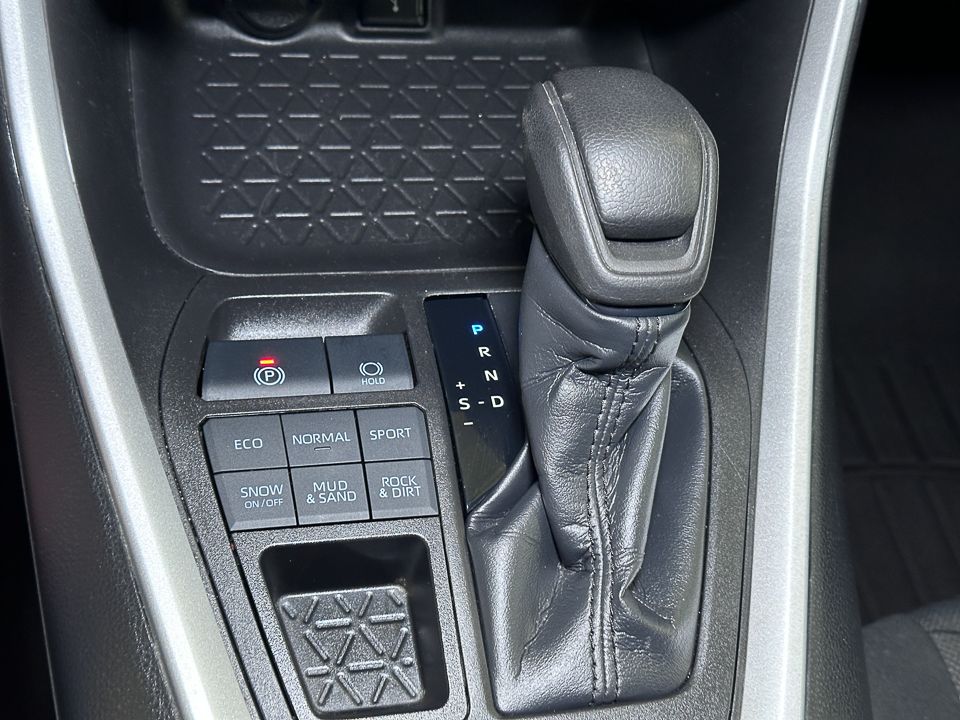 Vehicle image 38 of 52