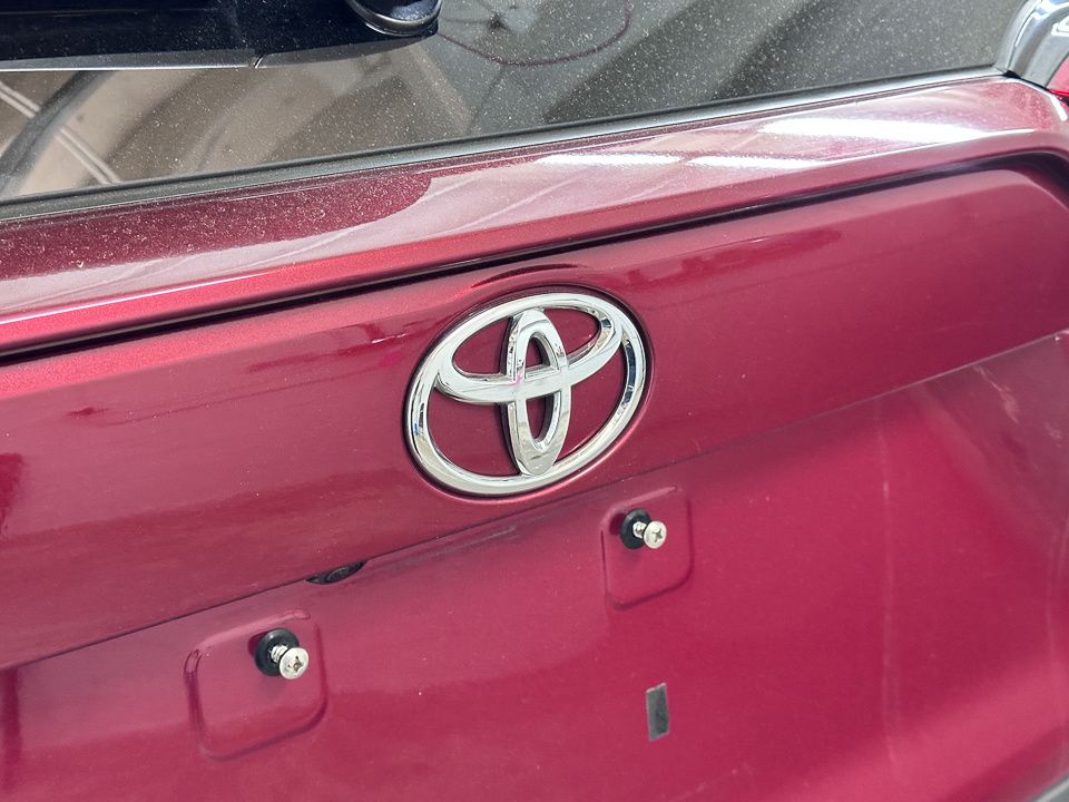 Vehicle image 16 of 52
