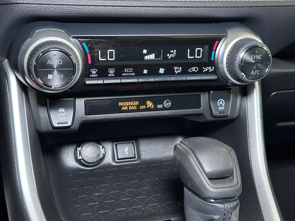 Vehicle image 36 of 52