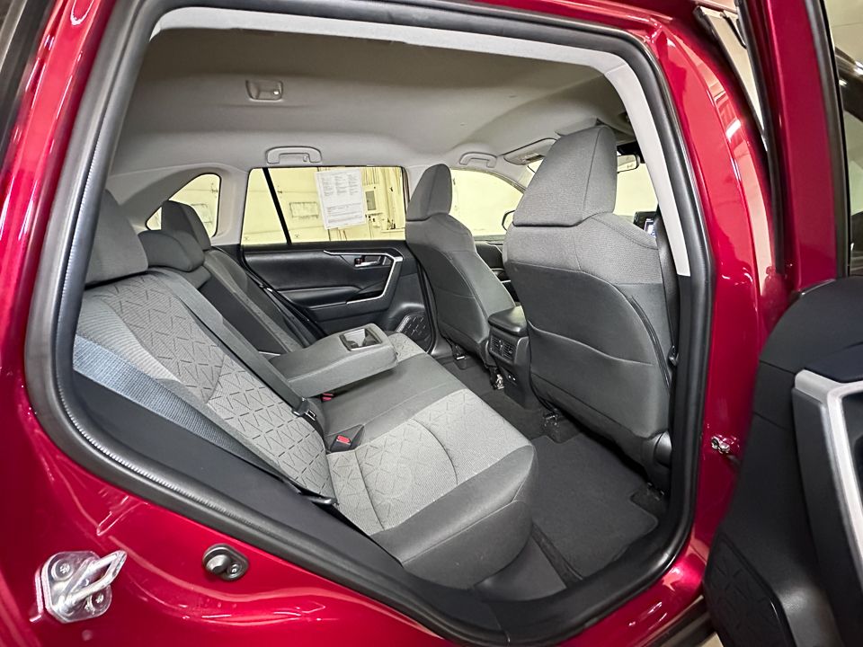 Vehicle image 26 of 52