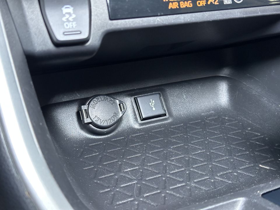 Vehicle image 37 of 52