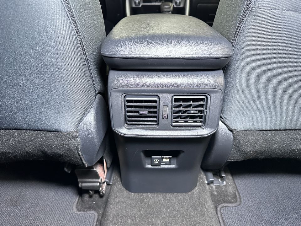 Vehicle image 24 of 52