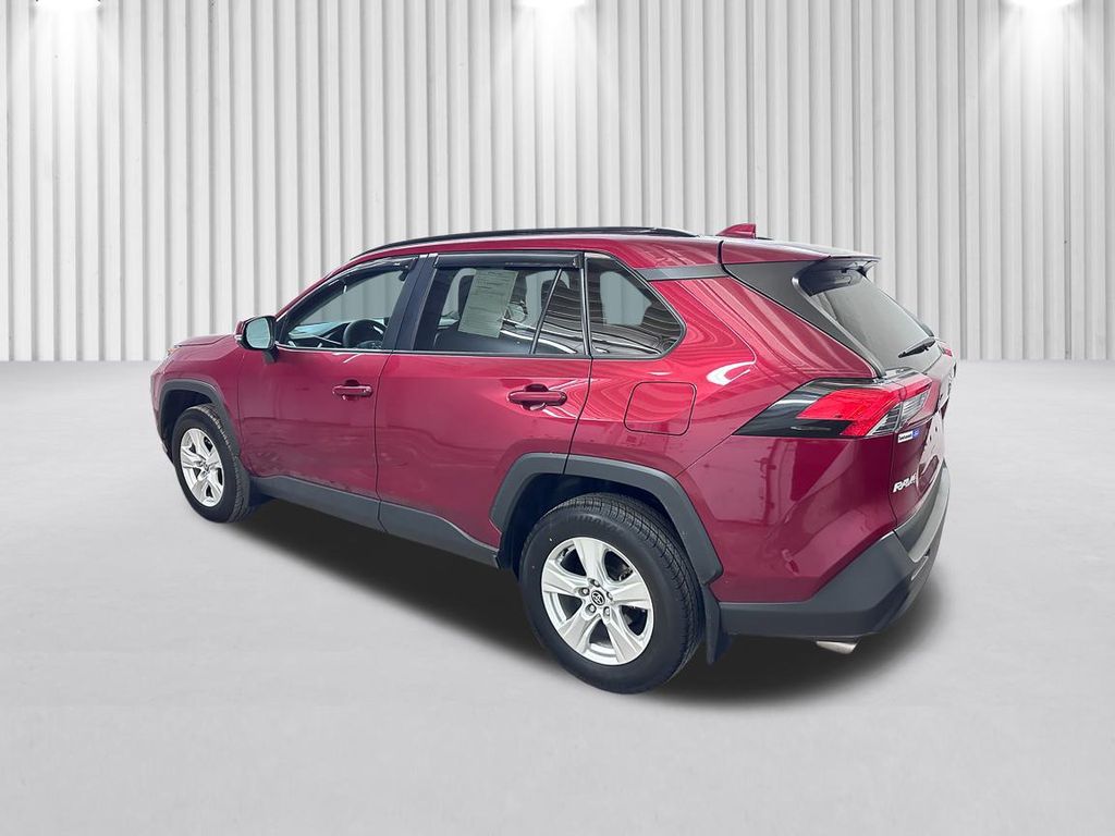 Vehicle image 8 of 52