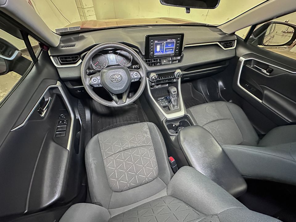 Vehicle image 13 of 52