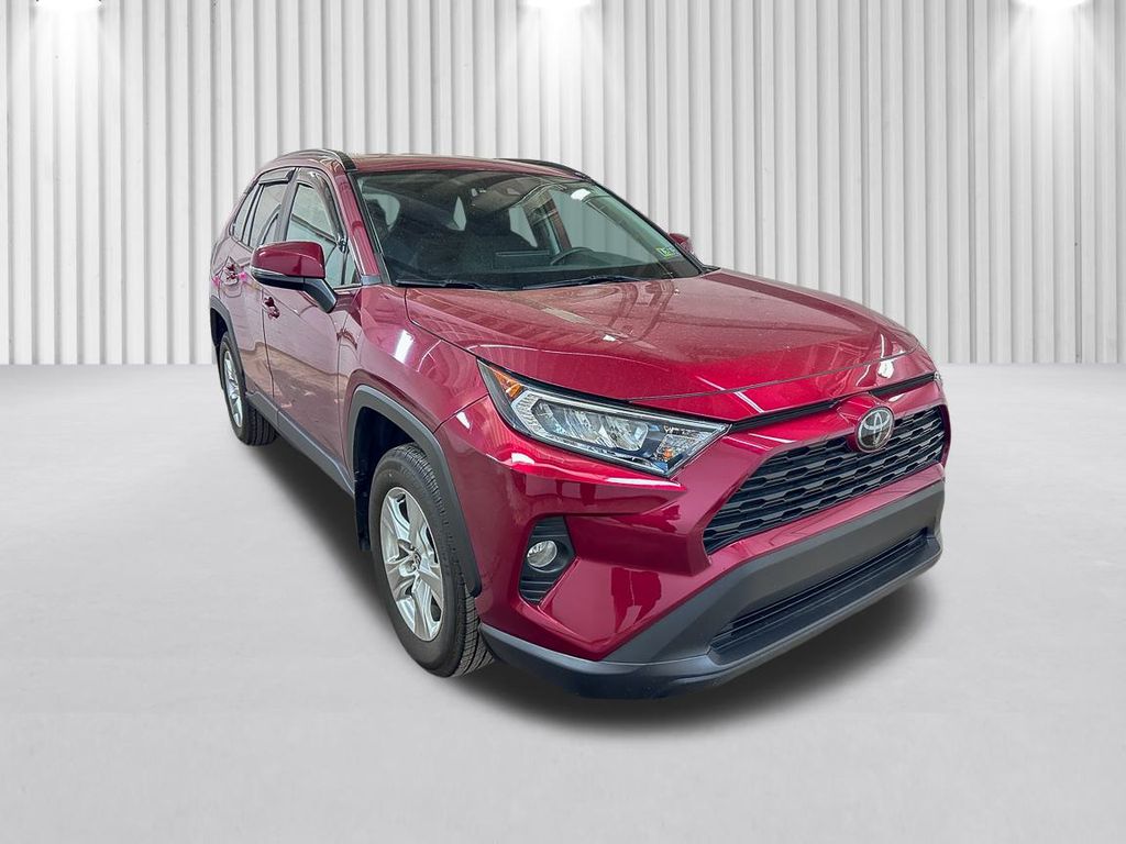 Vehicle image 4 of 52