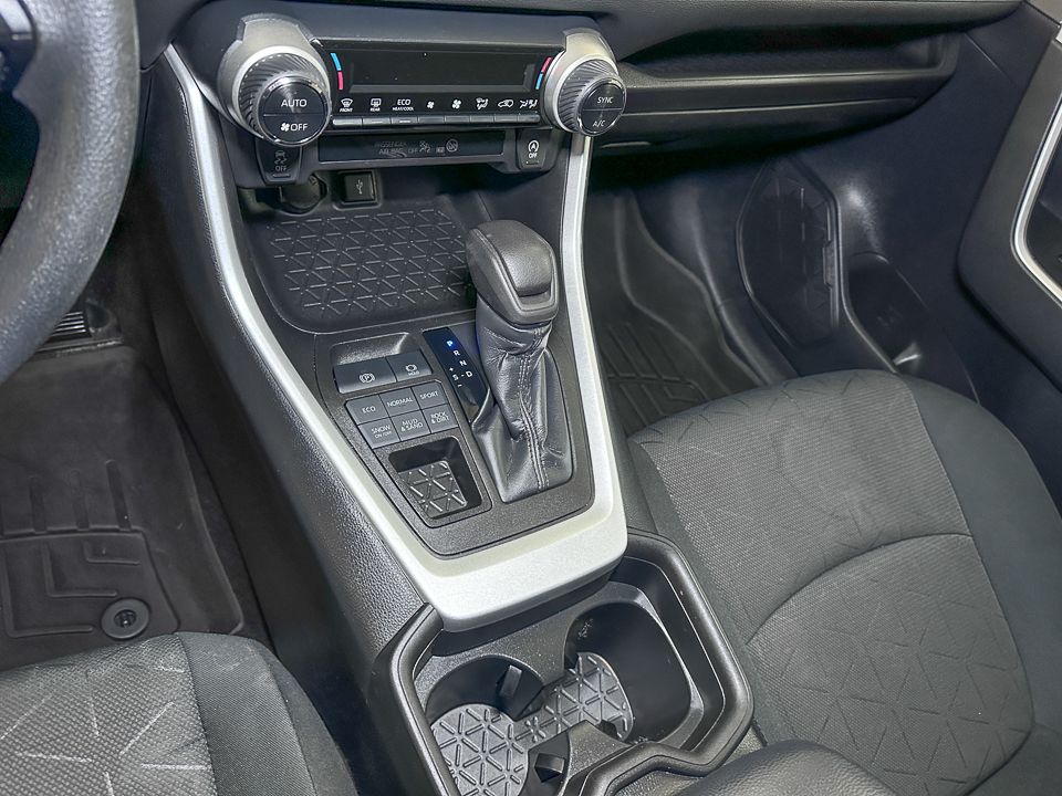 Vehicle image 39 of 52