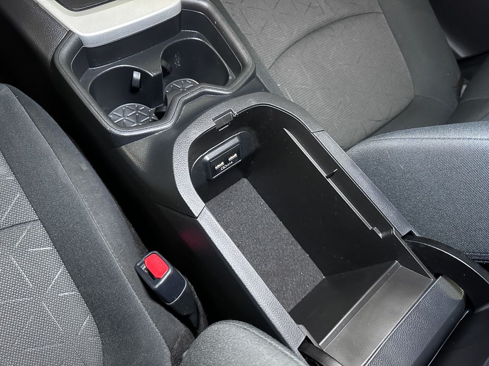 Vehicle image 40 of 52
