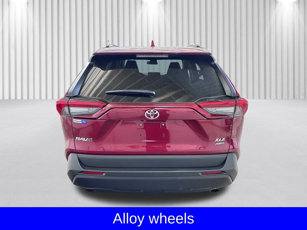 Vehicle image 7 of 52