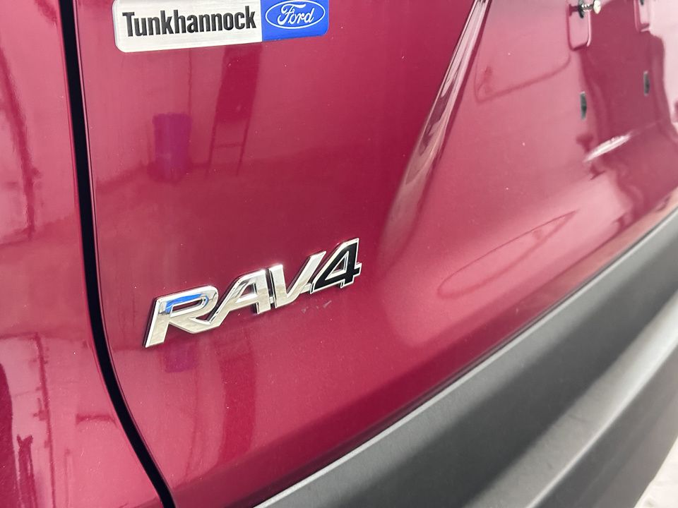 Vehicle image 15 of 52