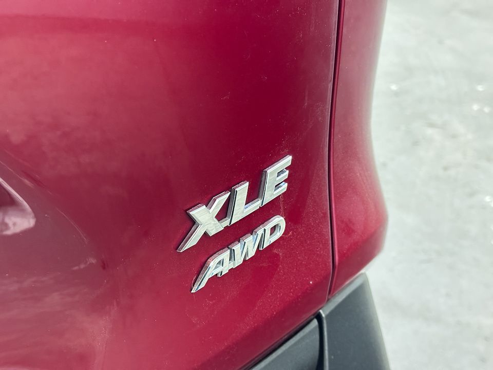 Vehicle image 17 of 52