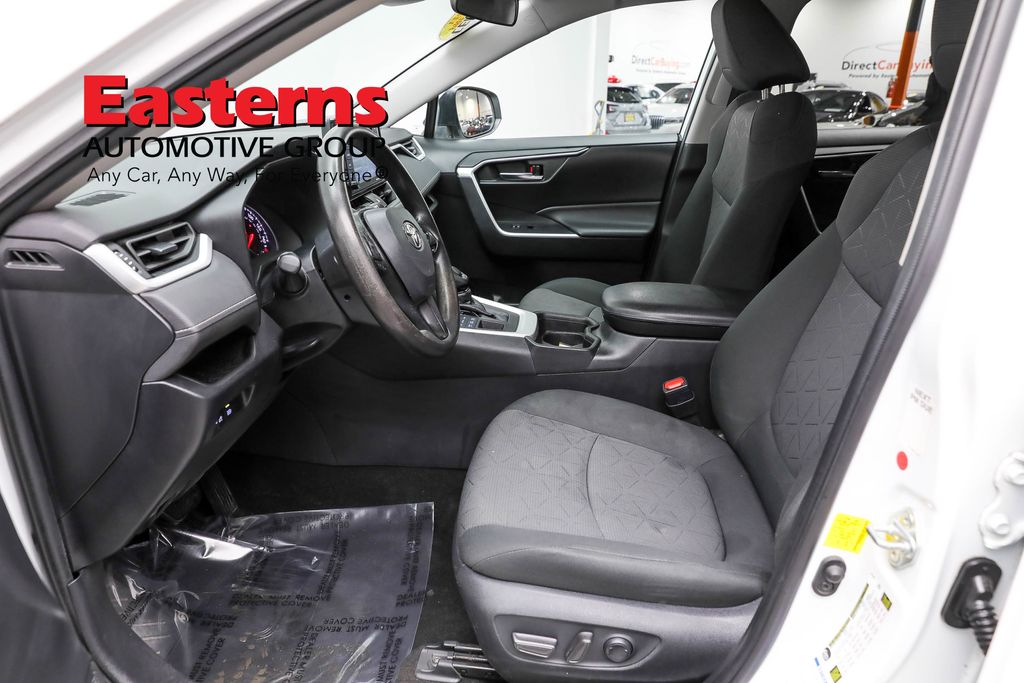 Vehicle image 44 of 61