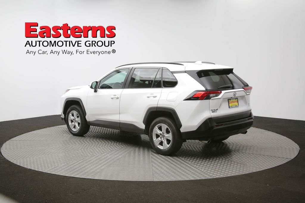 Vehicle image 31 of 61