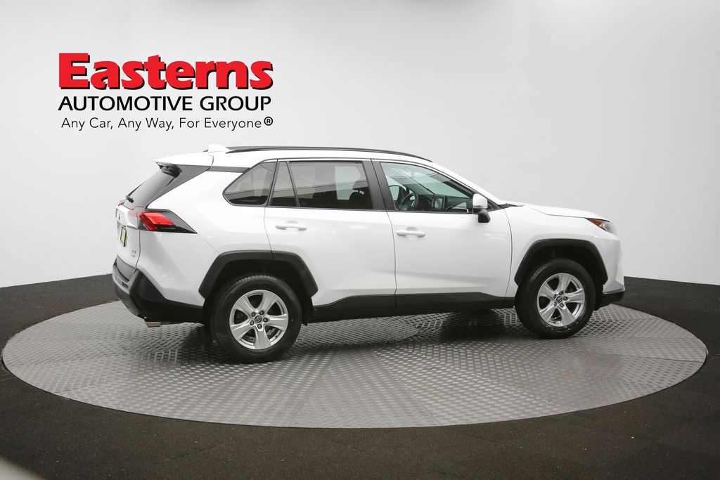 Vehicle image 20 of 61