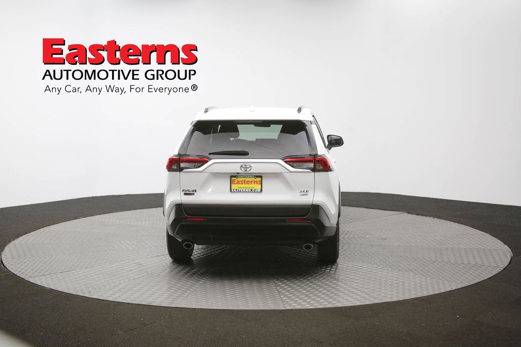 Vehicle image 29 of 61