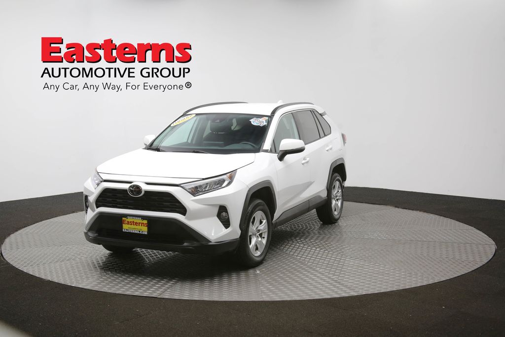 Vehicle image 4 of 61