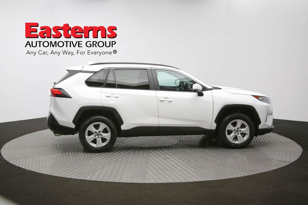 Vehicle image 18 of 61