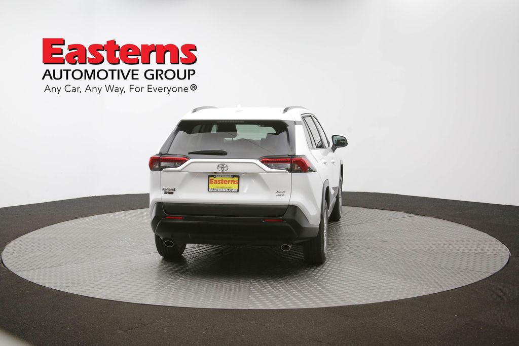 Vehicle image 25 of 61