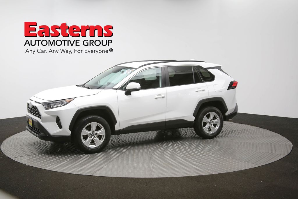 Vehicle image 2 of 61