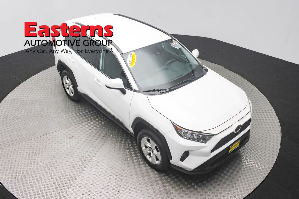 Vehicle image 16 of 61