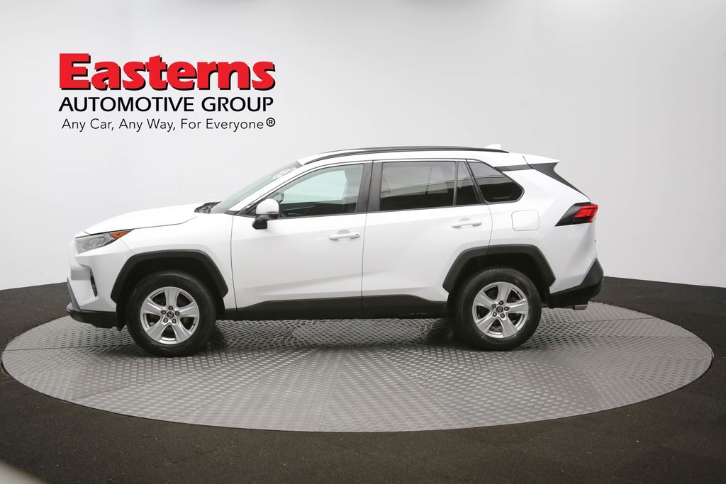 Vehicle image 35 of 61