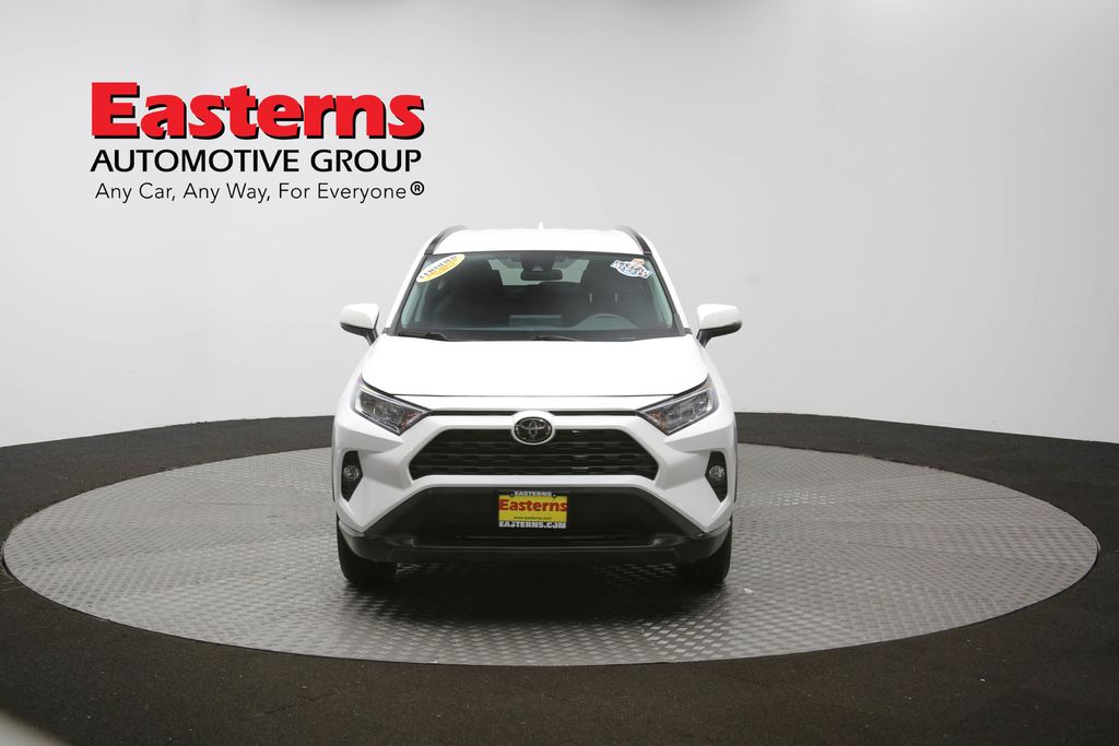 Vehicle image 8 of 61