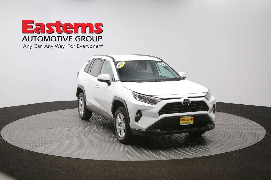 Vehicle image 10 of 61