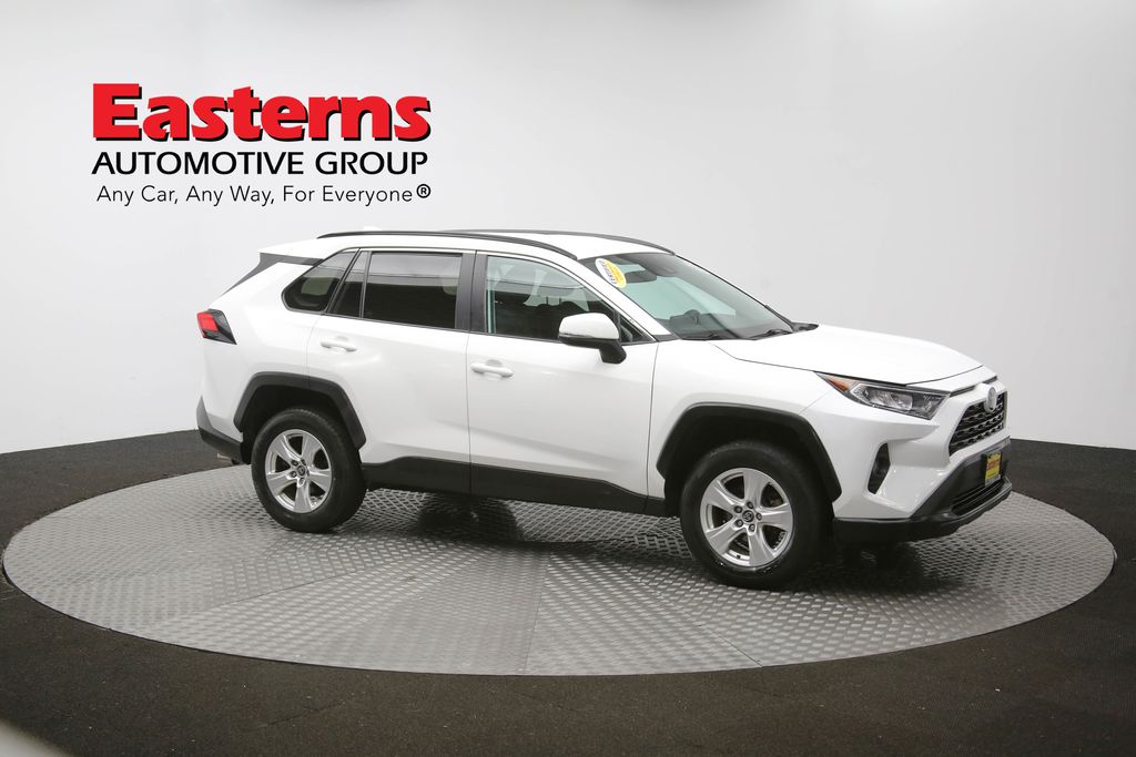 Vehicle image 13 of 61