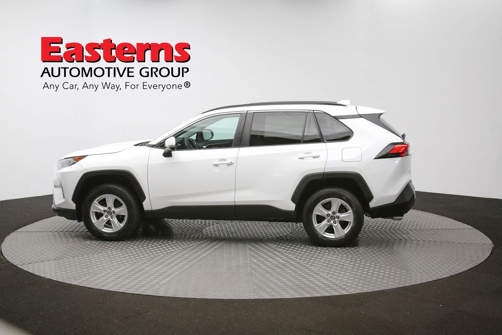 Vehicle image 36 of 61