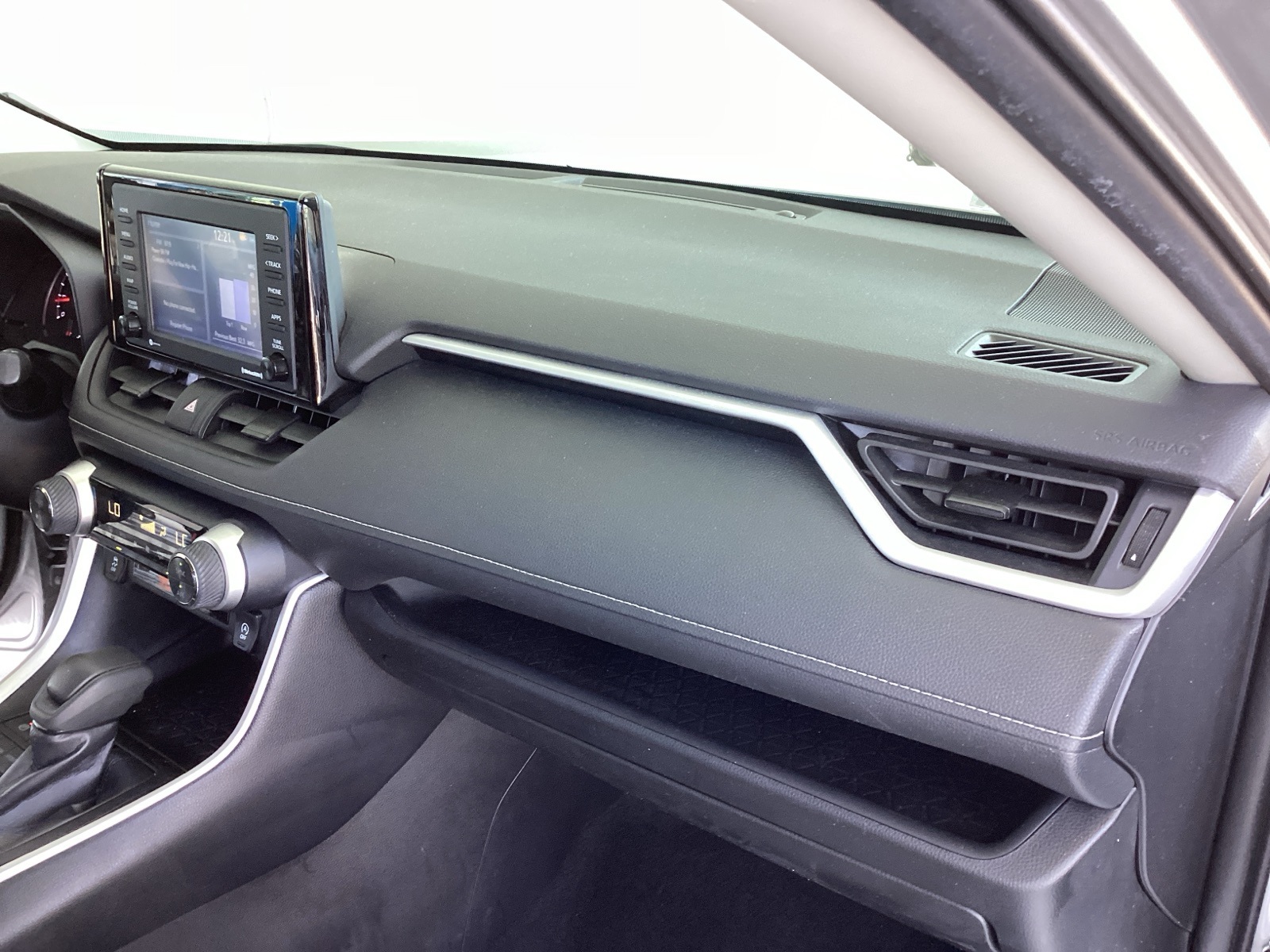 Vehicle image 19 of 29